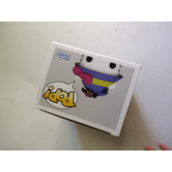 Funko POP! Hello Kitty Halloween #112 Vinyl Figure Collectible - Picture 4 of 5